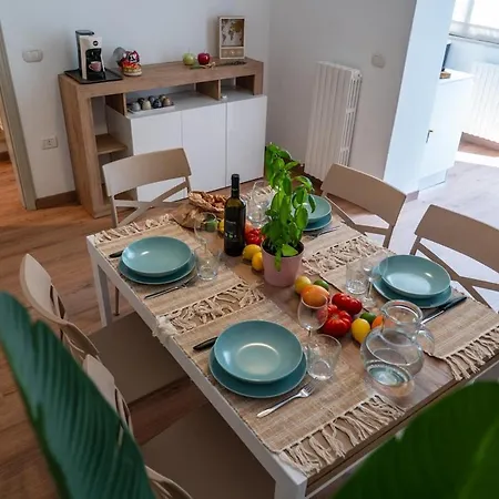 Levante Nel Colorato Porto Di Mare By Yohome Appartement