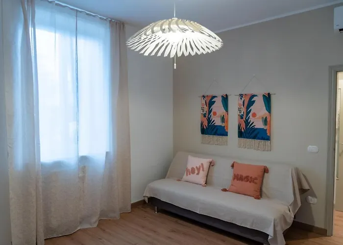 Levante Nel Colorato Porto Di Mare By Yohome *