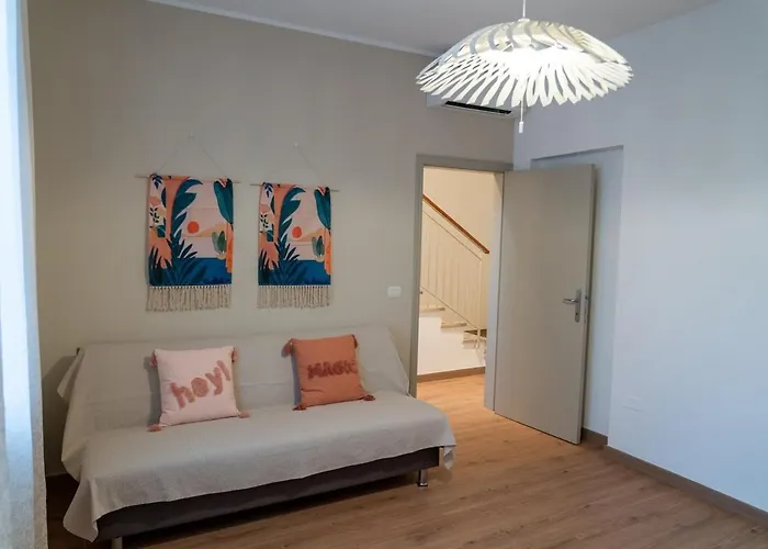 Apartment Levante Nel Colorato Porto Di Mare By Yohome