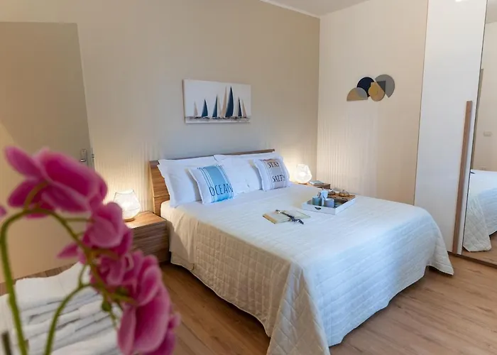 Levante Nel Colorato Porto Di Mare By Yohome Apartment Pesaro